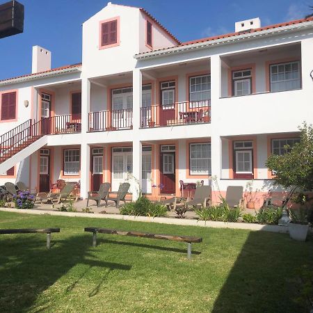 Apartamentos Sao Joao Horta  Bagian luar foto