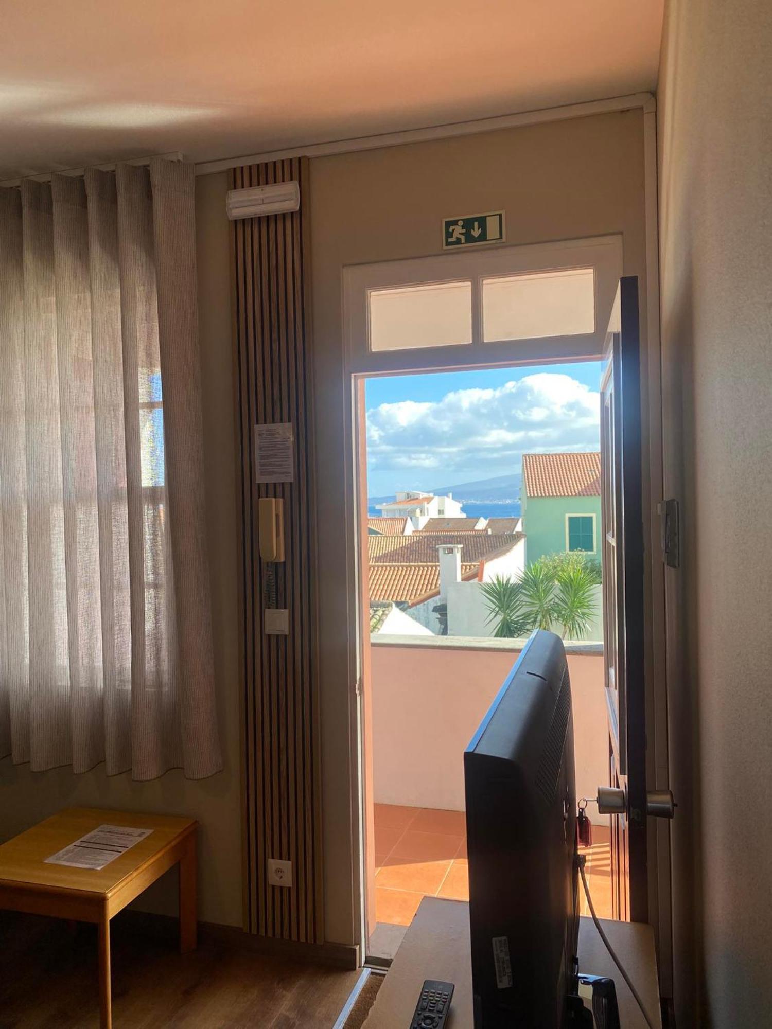 Apartamentos Sao Joao Horta  Bagian luar foto